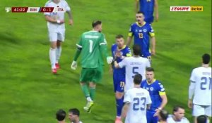 Alessandro Bastoni exclu juste avant la mi-temps en finales de barrage européen entre la Bosnie-Herzégovine et l’Italie - Foot - Qualif. Coupe du monde
