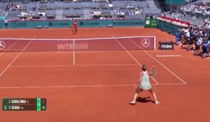 Madrid - Sabalenka élimine Osaka dans la douleur et va en quarts