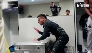 Médailles, chants, danse... la fête dans les vestiaires du PSG, direction la finale