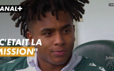 Théo Attissogbe au micro de Manon Fossat après la victoire de Pau au Hameau face à Clermont