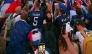 Les supporters français ont enflammé Times Square ce lundi soir - Foot - Coupe du monde