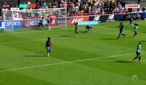 La superbe Madjer de Daniëlle van de Donk, servie par Kadidiatou Diani - Foot - Women's Super League