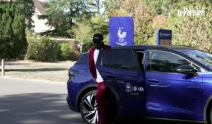 Lepaul, Mbappé, Akliouche… Les images de l’arrivée des Bleus en toute discrétion à Clairefontaine