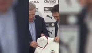 Valence - Aguirre affiche ses nouvelles couleurs