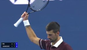 Pékin - Djokovic remonte un set de retard et égale le record de Nadal