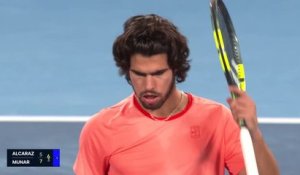 Tokyo - Alcaraz s'en sort en trois sets face à Munar