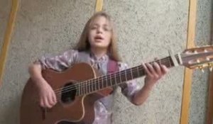 Blandine, Oisillonne de 8 ans, chante du Christophe Maé