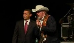 Clinton a le blues, Obama chante de la country au Texas