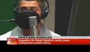 Cristiano Ronaldo chante faux