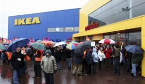 Diapo: Les salariés d'Ikea mettent la pression