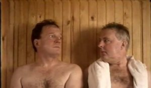 Deux suédois nus dans un Sauna