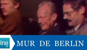 Willy Brandt franchit le Mur de Berlin - Archive INA