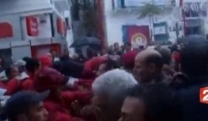 Les affrontements en Tunisie continuent malgré le...