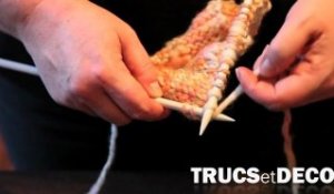 Tricoter des maille  l'endroit en tricot par TrucsetDeco.com