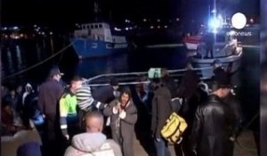 Nouvelle arrivée de migrants tunisiens à... - no comment