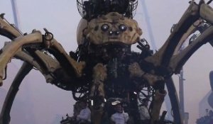 Déambulation de l'araignée géante de la Cie la Machine au Channel à Calais