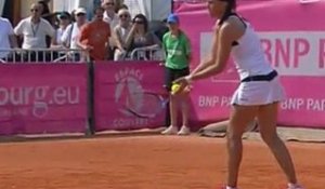 WTA Strasbourgh: Bortoli bt Hradecka (6-2 6-3)