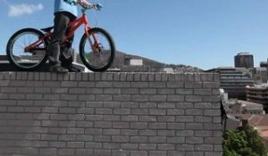 Bike : Danny MacAskill plays Capetown