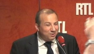 Hamou Bouakkaz, auteur de "Aveugle, arabe et homme politique, ça vous étonne ?" : "J'ai utilisé mon handicap comme un argument marketing"