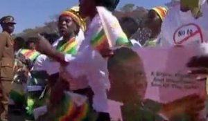 Zimbabwe : Mugabe appelle au calme