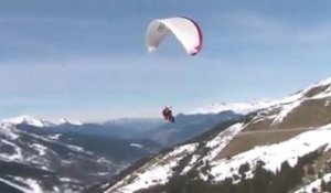 Jusqu'ici tout va bien [S.1] [E.20] - Nicolas fait du parapente et des raquettes