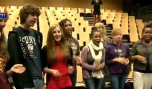 Visite surprise du chanteur Charlie Winston dans un lycée