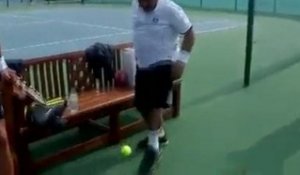 Leçon de jonglage de Maradona à Djokovic