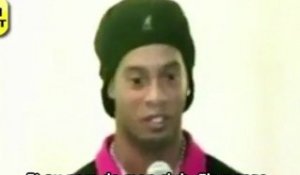 Ronaldinho décoré par Evo Morales