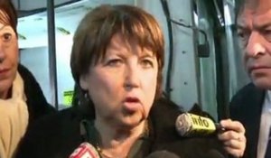 Visite de Martine Aubry dans l'usine «Cello plastic» à Reims