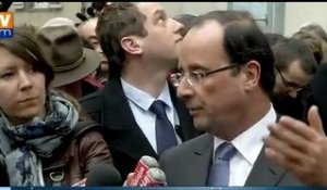 Hollande charge Sarkozy à la sortie de son meeting de Laval