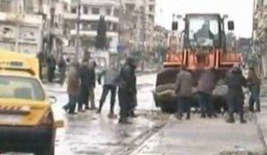 Syrie : nettoyage à Homs, violences dans les autres...