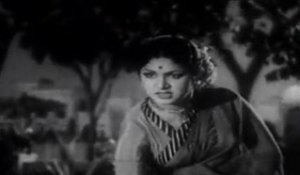 Yarukku Sontham - B.S.Saroja And Kalyan Kumar Romance