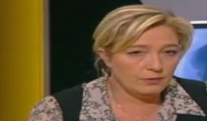 Le Pen entend  "mener la guerre aux groupes fondamentalistes"