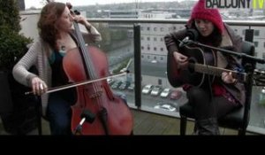 ELLY O'KEEFFE - HOLD TOGETHER NOW (BalconyTV)