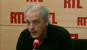 Philippe Poutou, candidat du Nouveau Parti anticapitaliste (NPA) : "Il faut arrêter tout de suite de rembourser notre dette"