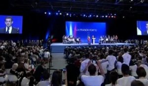 DSK s’invite dans le meeting de Sarkozy à Clermont-Ferrand