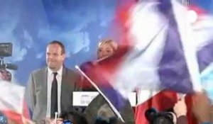 France : l'extrême-droite met la droite au pied du mur