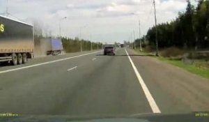 Camionneur s'endort au volant : Accident !