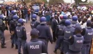 Afrique du Sud: poursuite de la grève à la mine de...