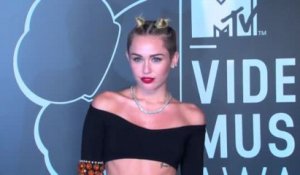 L'équipe de Miley Cyrus médusée par sa performance aux VMAs