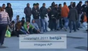 Berlusconi en Tunisie pour régler le 'problème immigration'