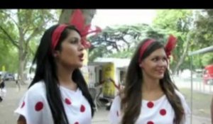 Les miss qui remettent le maillot Jaune au Tour de France