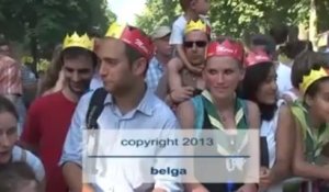 Le Roi et la Reine s'offrent un bain de foule au Parc royal