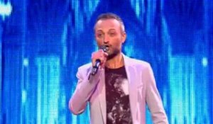 Ugo Farell chante "Con Te Partiro" - Demi-finale