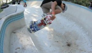 Tom Schaar and Alex Sorgente Bowl Session - Skaters In New York 2012