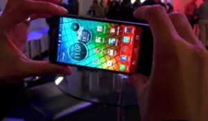 Vidéo : Razr i, le premier smartphone Motorola « Intel Inside »