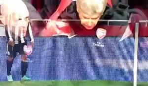 Arsène Wenger et sa fermeture éclair