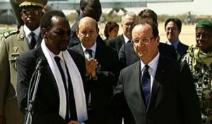 Déclaration du Président de la République à l'aéroport de Tombouctou, au Mali