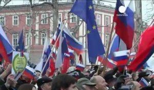 Slovénie: Manifestations des Partisans et adversaires...