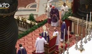 Cardinal Bertone : "Sainteté, vous avez su porter Dieu aux hommes et les hommes à Dieu"